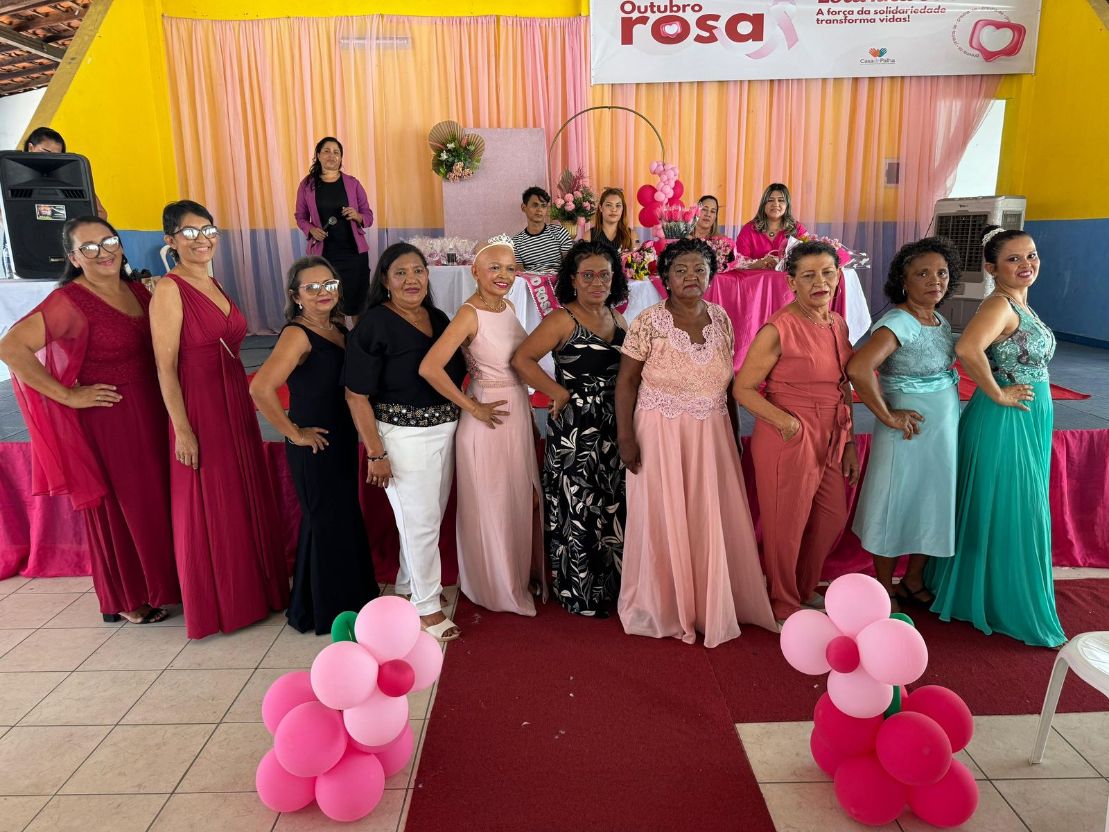 Desfile Rosa, organizado pelo Centro Casa de Palha, emociona e encerra com sucesso as ações do Outubro Rosa em Timon